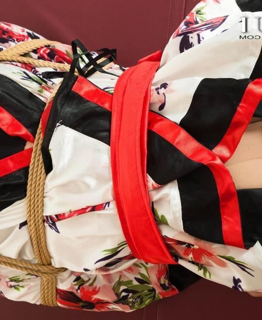 ����Ԯ��Ů